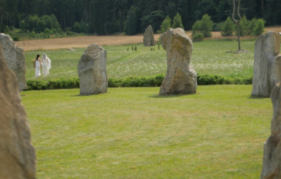 Svatební kameraman a Stonehenge v Holašovicích